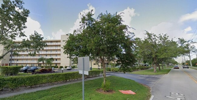 Building Photo - 441 SE 3rd St