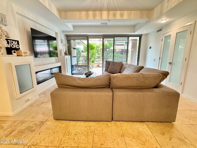 Building Photo - 7141 E Rancho Vista Dr
