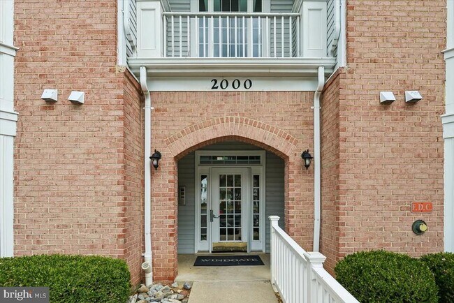 Building Photo - 2000 Phillips Terrace