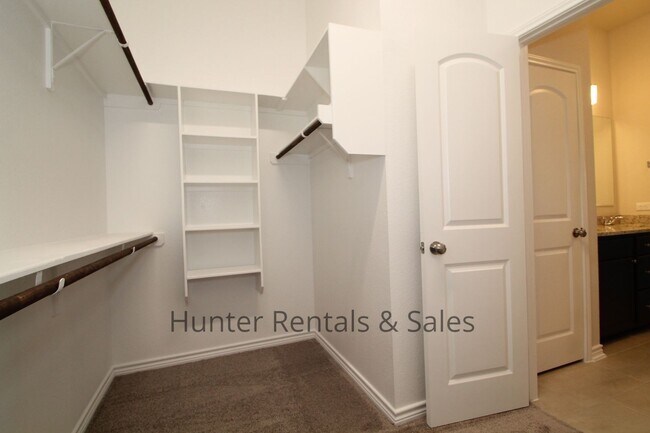 Building Photo - Temple North Gate Beauty!  Rent Reduced! Won't last long!
