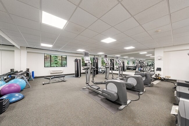 Building Photo - 1500 Worcester Rd