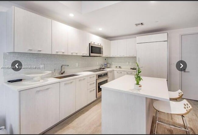 Building Photo - 55 SW 9th St