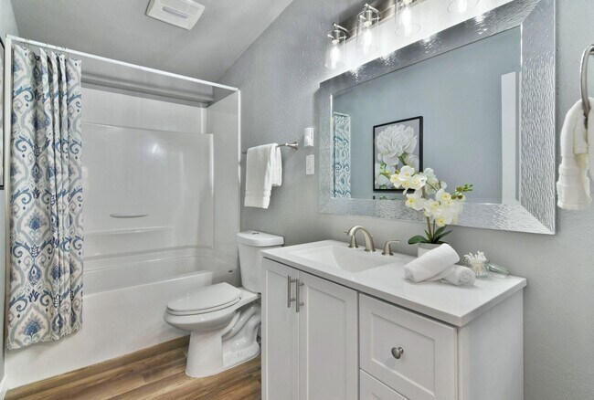 Building Photo - 19226 Filbert Rd