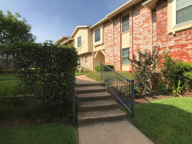 Primary Photo - Grapevine Texas Condo for rent