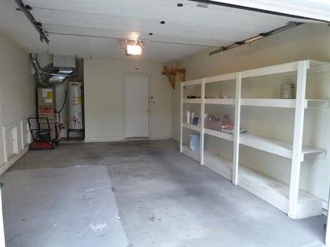 Building Photo - 2127 Ivy Ct