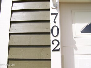 Building Photo - 702 Cedarwood Village