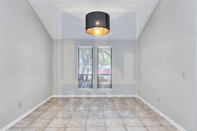 Building Photo - 7302 Waldon Dr