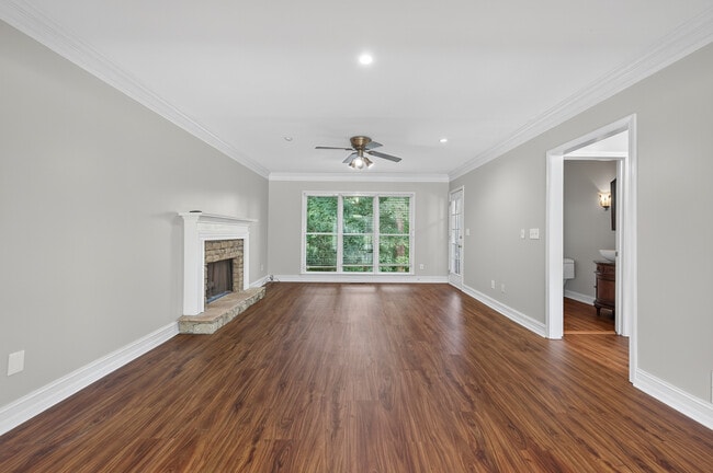 Building Photo - 3760 Peachbluff Ct