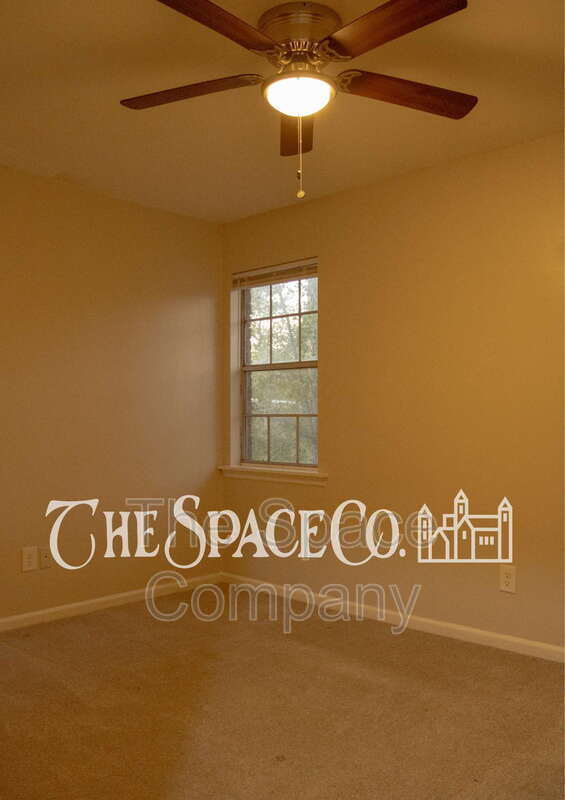 Building Photo - 300 Crestview Dr