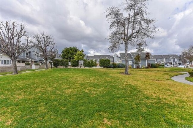 Building Photo - 189 N Magnolia Ave