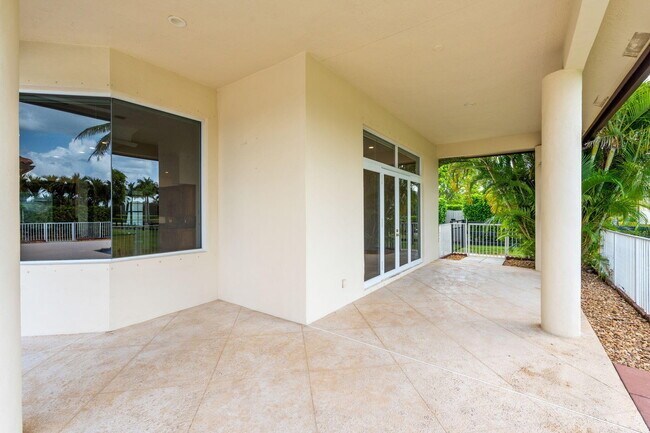 Building Photo - 3250 Palm Beach Point Blvd