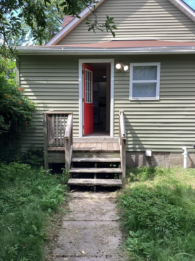 Building Photo - 1208 Howard St