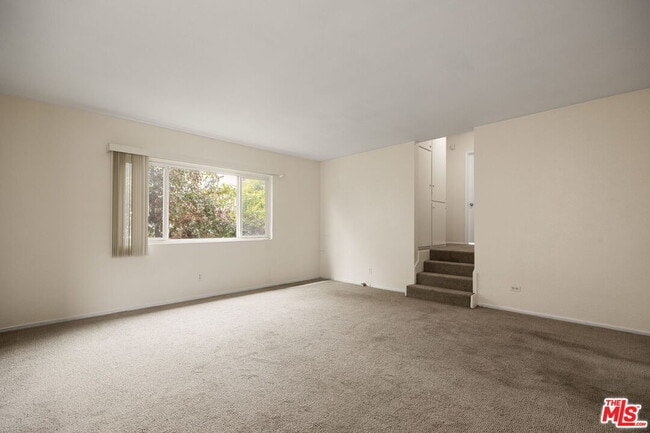 Building Photo - 161 W Channel Rd