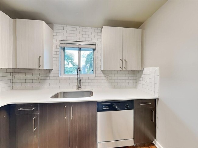 Building Photo - 880 N Highland Ave NE