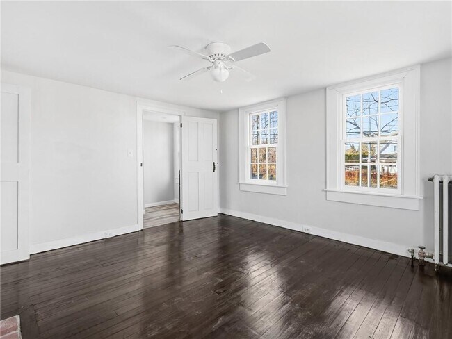 Building Photo - 1382 Hope St