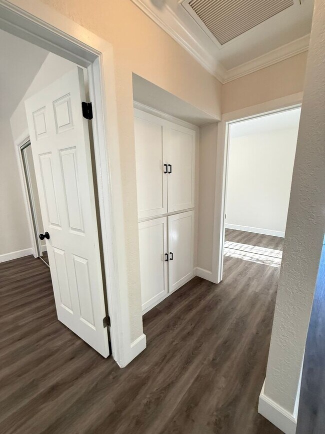 Building Photo - Secluded 3/2 in the heart of Sylmar