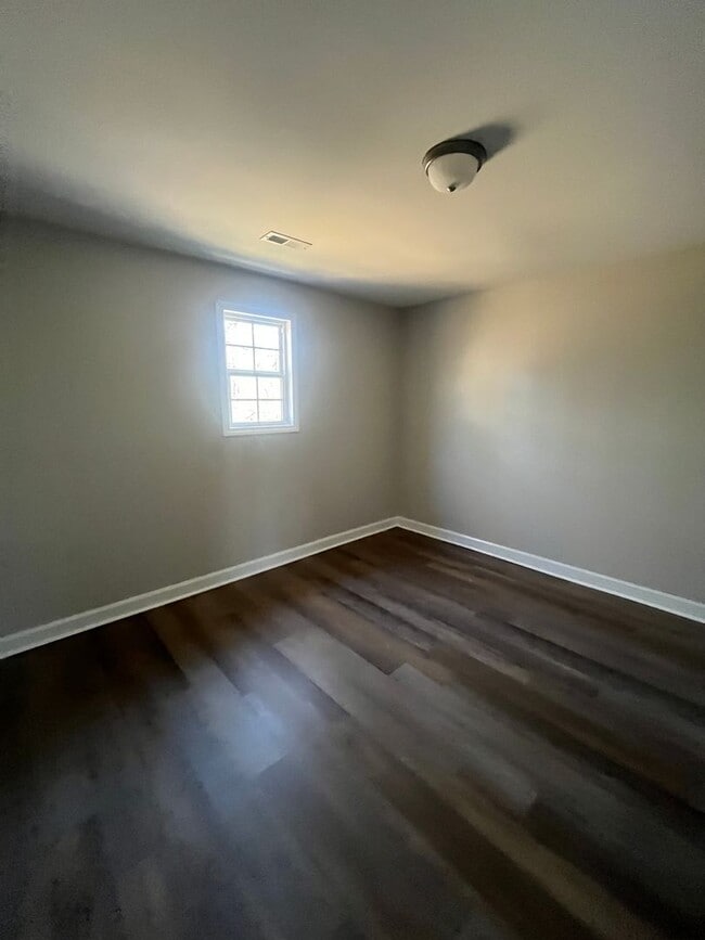 Building Photo - 731 S Ma