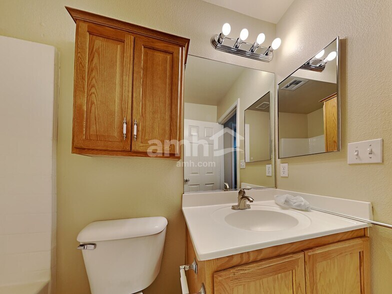 Building Photo - 10427 Sweet Juliet St