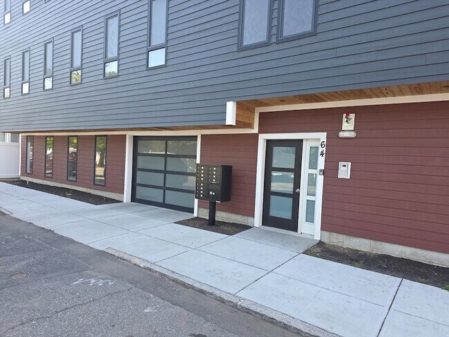 Building Photo - 64 Tolman St