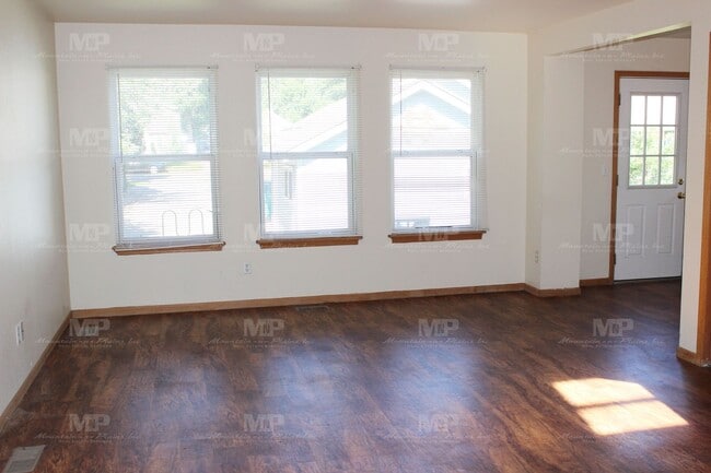 Building Photo - Bring three of your friends!