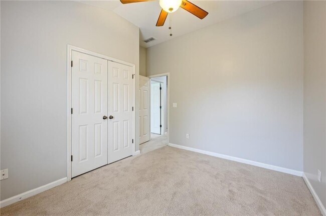 Building Photo - 600 Vinings Estates Dr SE