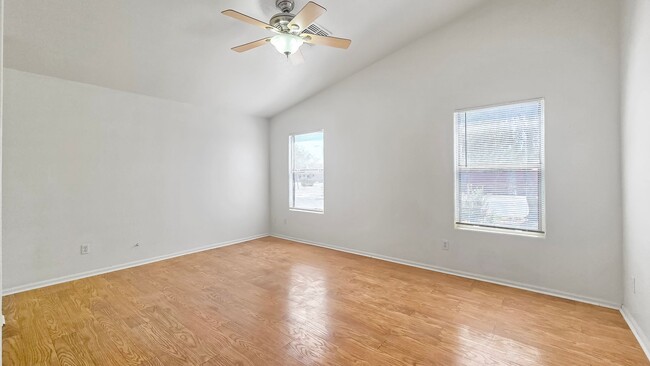 Building Photo - Great price for this Goodyear neighborhood!