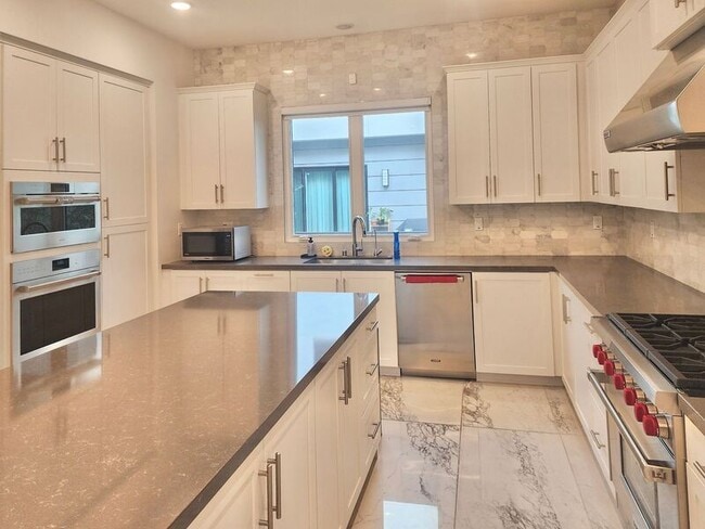 Building Photo - 16332 Dawn Wy