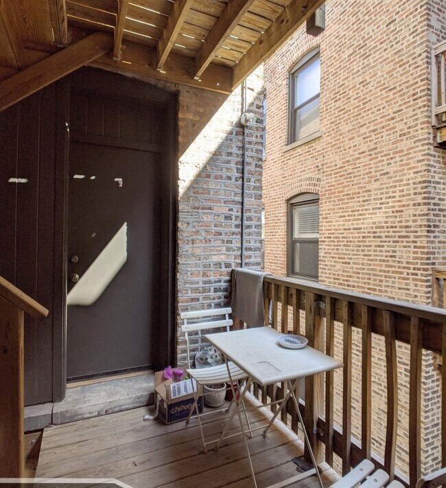 Building Photo - 2649 N Spaulding Ave