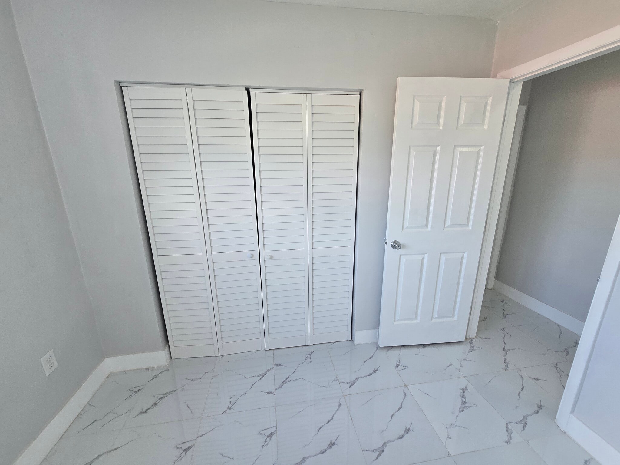 Building Photo - 1320 NE 211th Ter