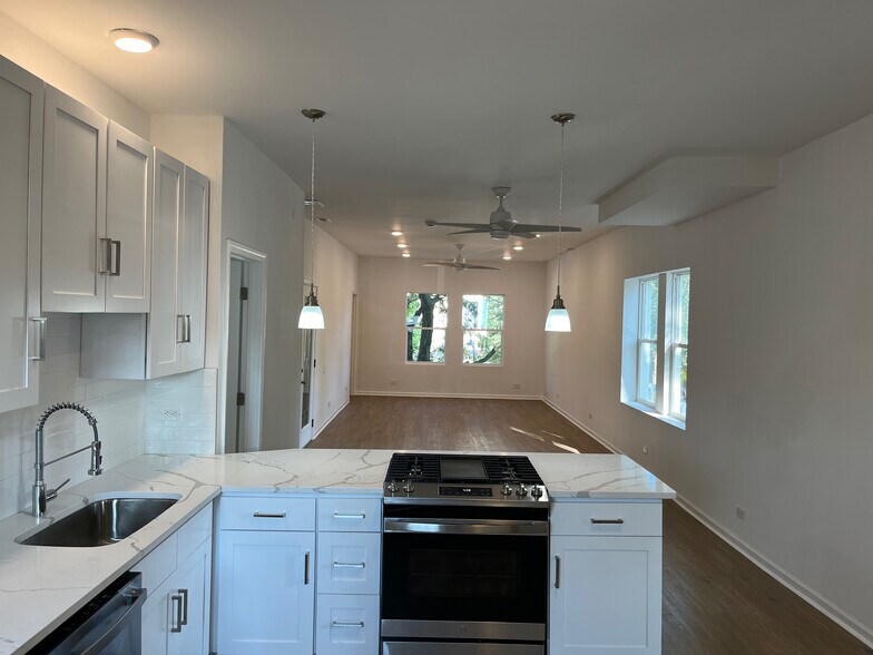 Building Photo - 3800 N Whipple St