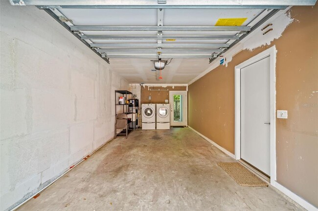 Building Photo - 106 Fareham Pl N