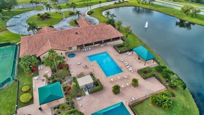 Building Photo - 8320 Waterline Dr