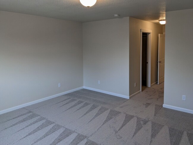 Building Photo - 1871 SE Mulberry Ave