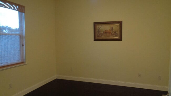 Building Photo - 1825 Bridgepointe Cir