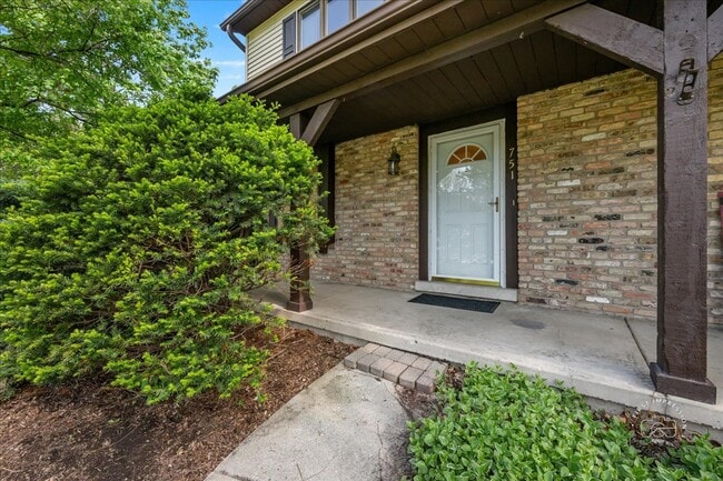 Building Photo - 751 Monticello Dr