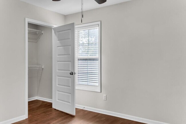 Building Photo - 1739 Eli Pl