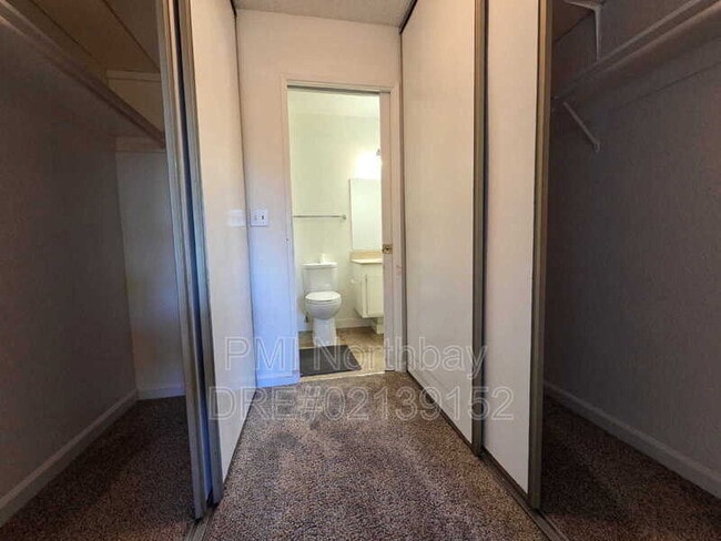 Building Photo - 1152 Hartford Pl