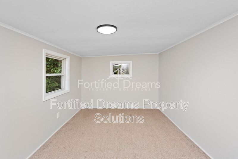 Building Photo - 1806 Heilwood Dr