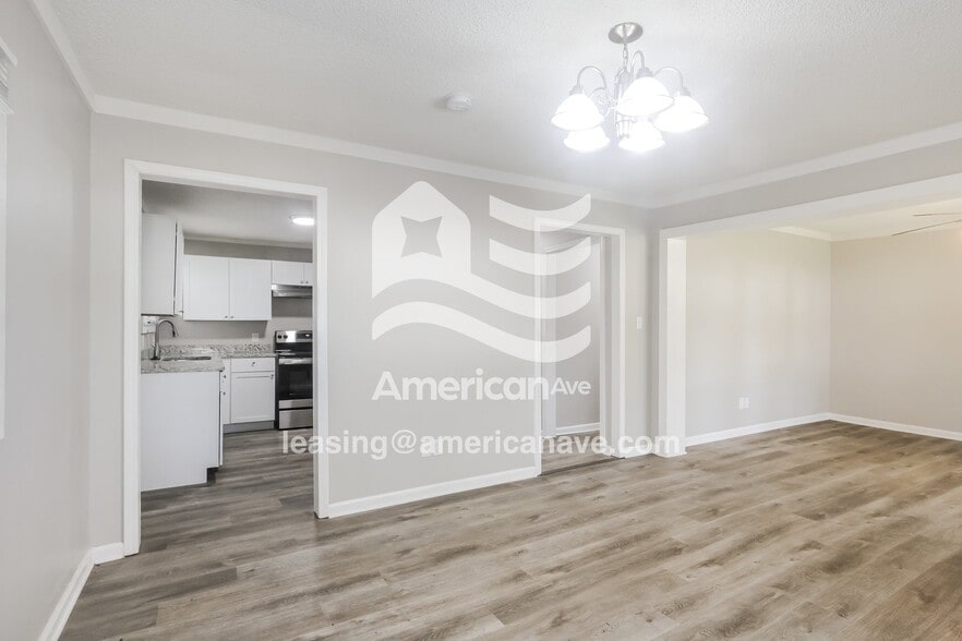 Building Photo - 3062 N Tacoma Ave