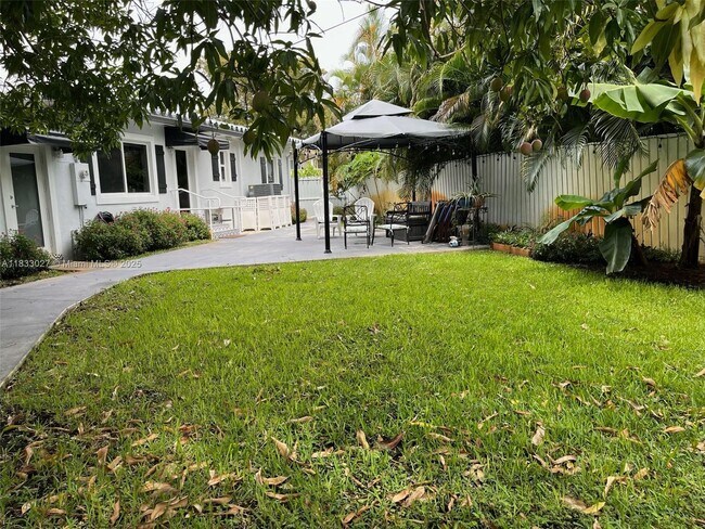 Building Photo - 600 Forrest Dr