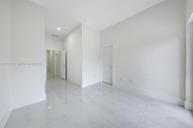 Building Photo - 3142 Carter St
