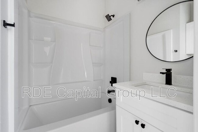 Building Photo - 948 S Corinth St Rd