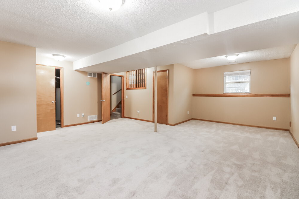 Building Photo - 1711 Roberta Dr