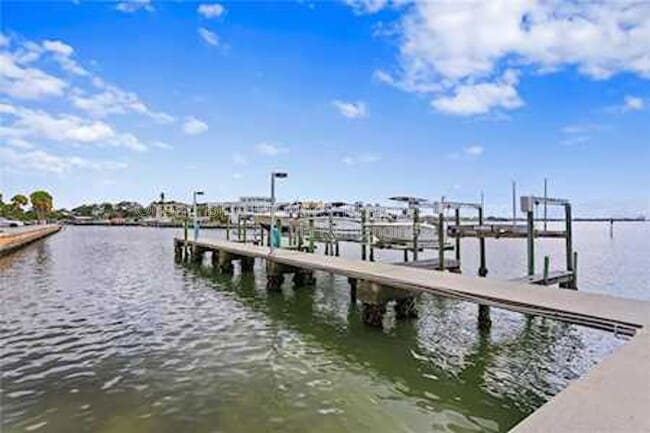 Building Photo - 5700 Mariner St