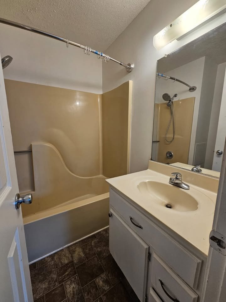 Building Photo - 1528 Richmond Rd