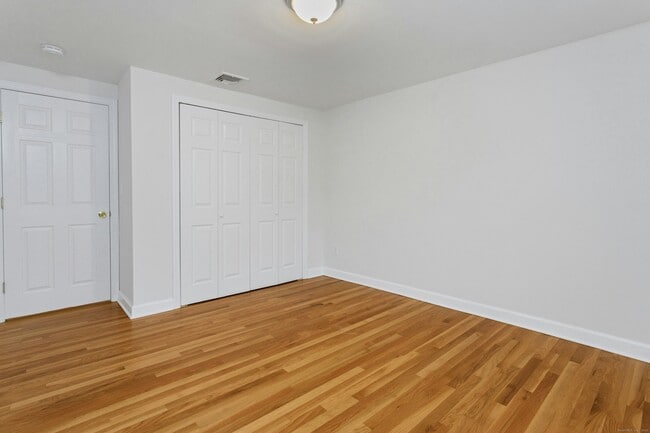 Building Photo - 119 Forest St