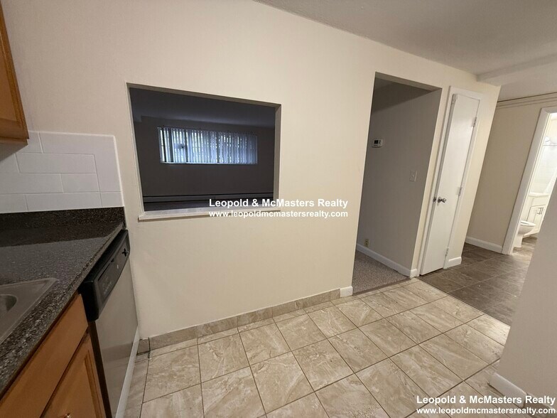 Building Photo - 79 Gardner St