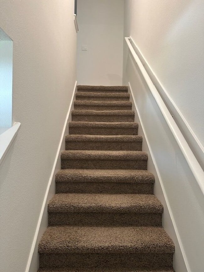 Building Photo - Beautiful Open Concept townhome in growing Middleburg!!!