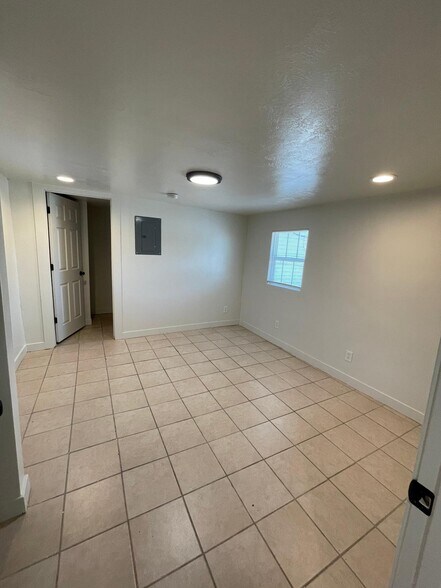 Building Photo - 3169 S 700 E