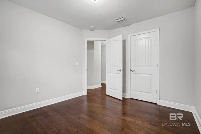 Building Photo - 9011 Brookside Ln